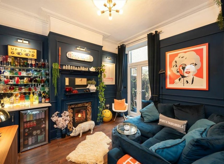 Properties for sale in Gillingham Road - NW2 1RL view3