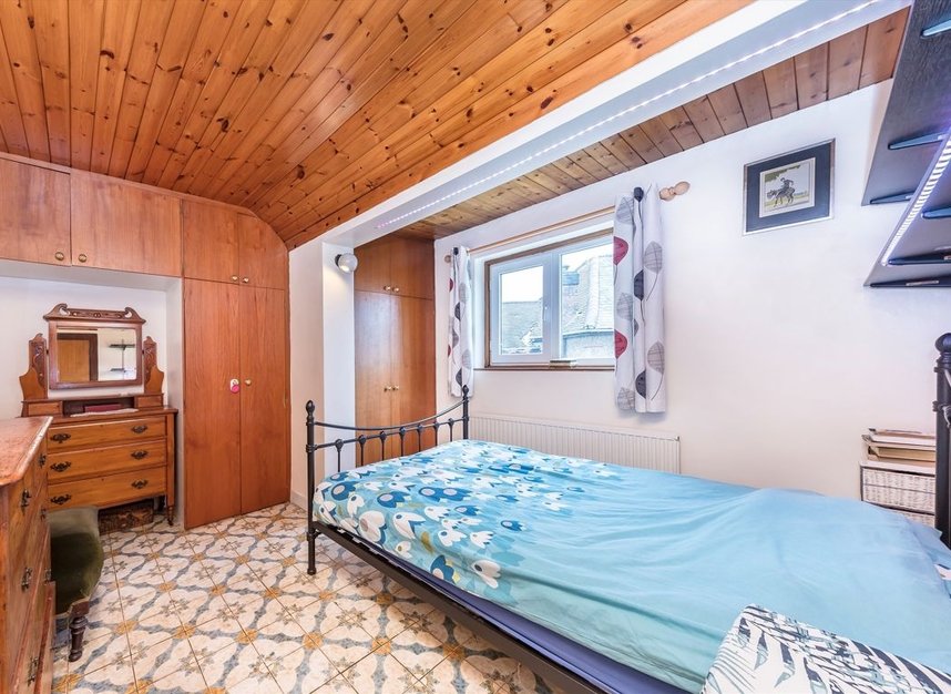 Properties for sale in Glenburnie Road - SW17 7NG view6