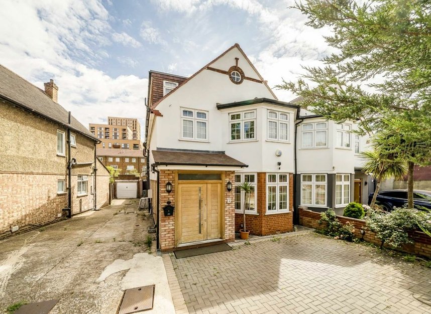 Properties for sale in Glendun Road - W3 7AJ view1