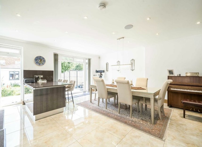 Properties for sale in Glendun Road - W3 7AJ view6