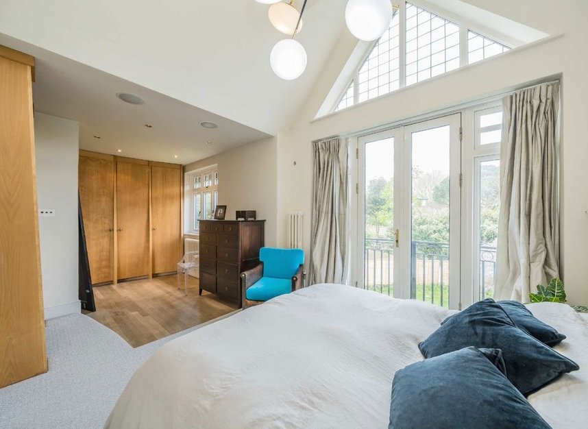Properties for sale in Gloucester Road - TW12 2UQ view6