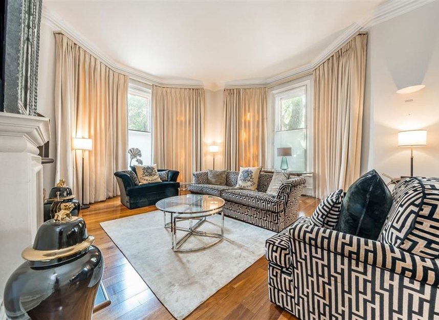 Properties for sale in Gloucester Road - SW7 4QF view2