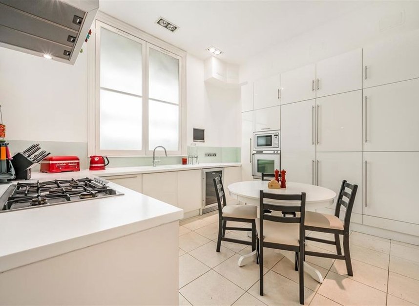 Properties for sale in Gloucester Road - SW7 4QF view4