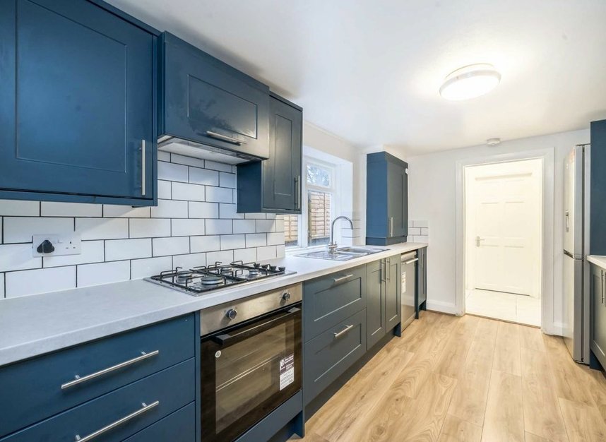 Properties for sale in Gloucester Road - W3 8PD view3