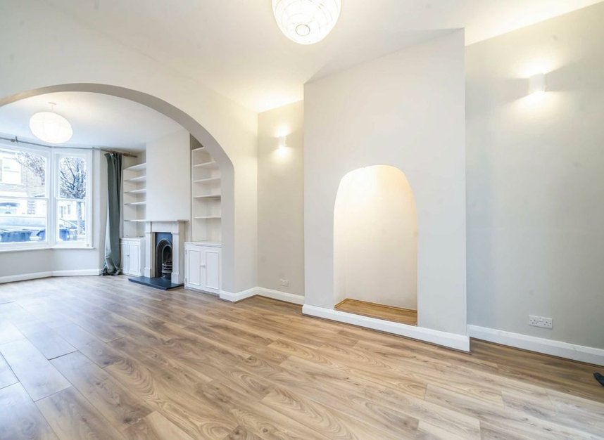Properties for sale in Gloucester Road - W3 8PD view2