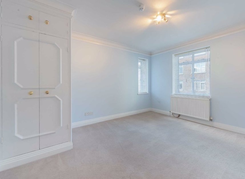 Properties for sale in Gloucester Square - W2 2TJ view8