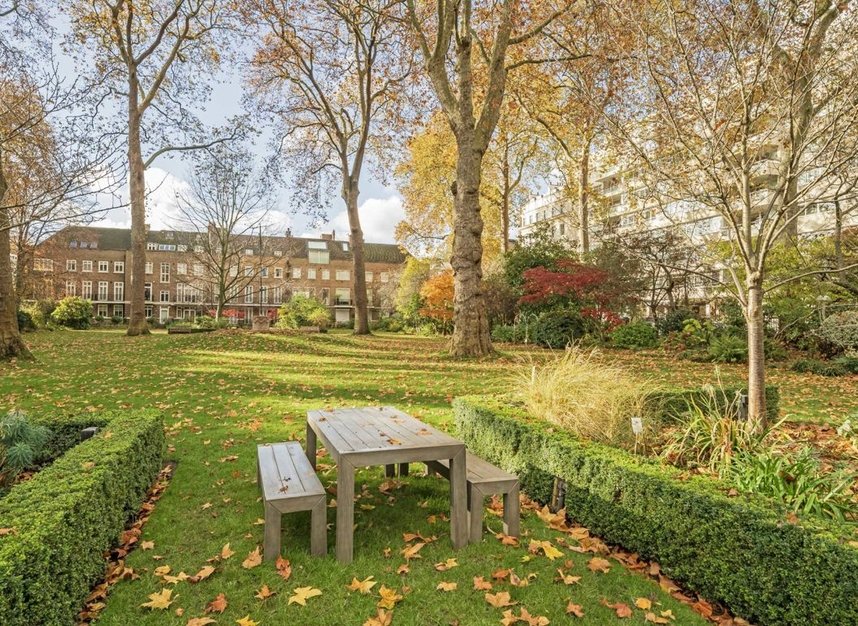 Properties for sale in Gloucester Square - W2 2TB view13