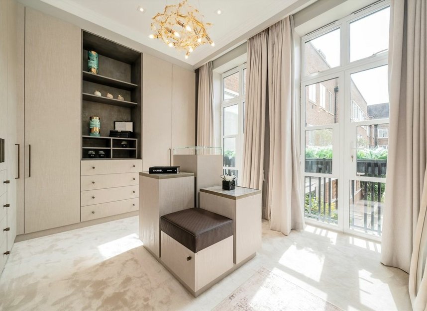 Properties for sale in Gloucester Square - W2 2TJ view8