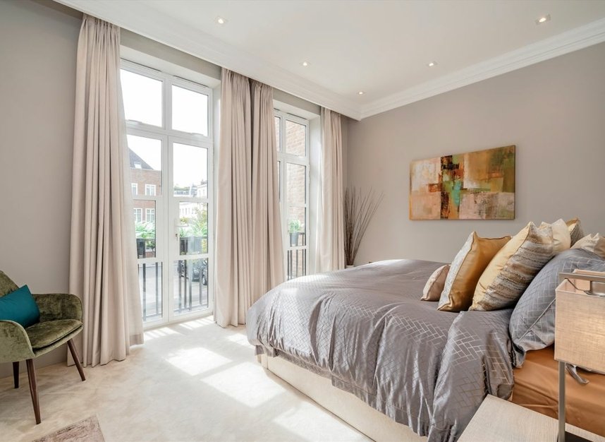 Properties for sale in Gloucester Square - W2 2TJ view7