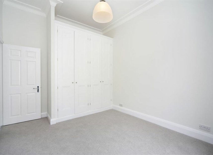 Properties for sale in Gloucester Terrace - W2 3HH view3