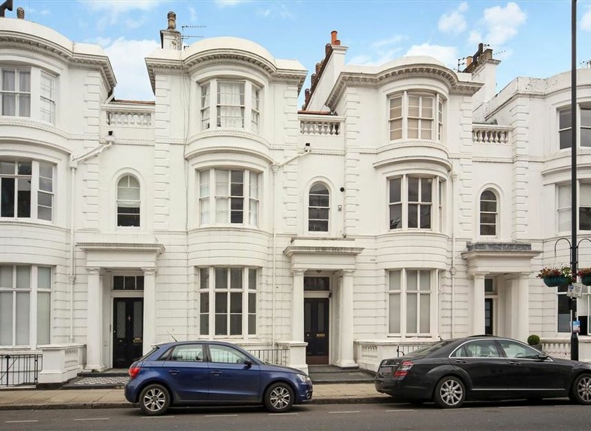 Properties for sale in Gloucester Terrace - W2 3HH view5