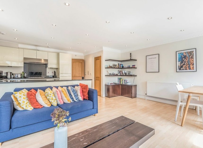 Properties for sale in Gloucester Terrace - W2 3DJ view2