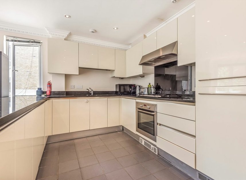 Properties for sale in Gloucester Terrace - W2 3DJ view4