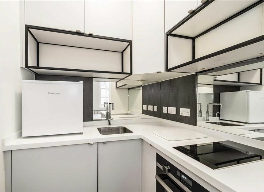 Properties for sale in Gloucester Terrace - W2 3DA view3