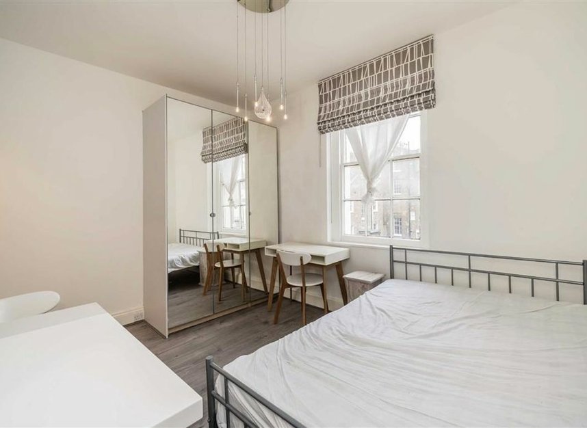 Properties for sale in Gloucester Terrace - W2 3DA view2