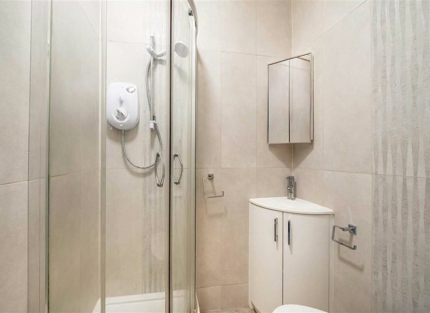 Properties for sale in Gloucester Terrace - W2 3DA view4