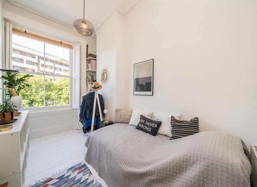 Properties for sale in Gloucester Terrace - W2 6HR view6