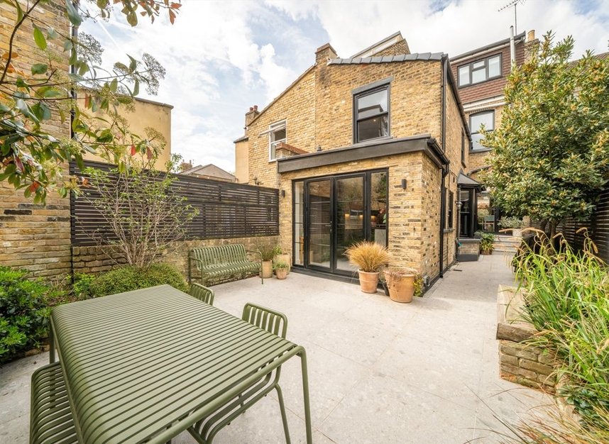 Properties for sale in Glyn Road - E5 0JE view2