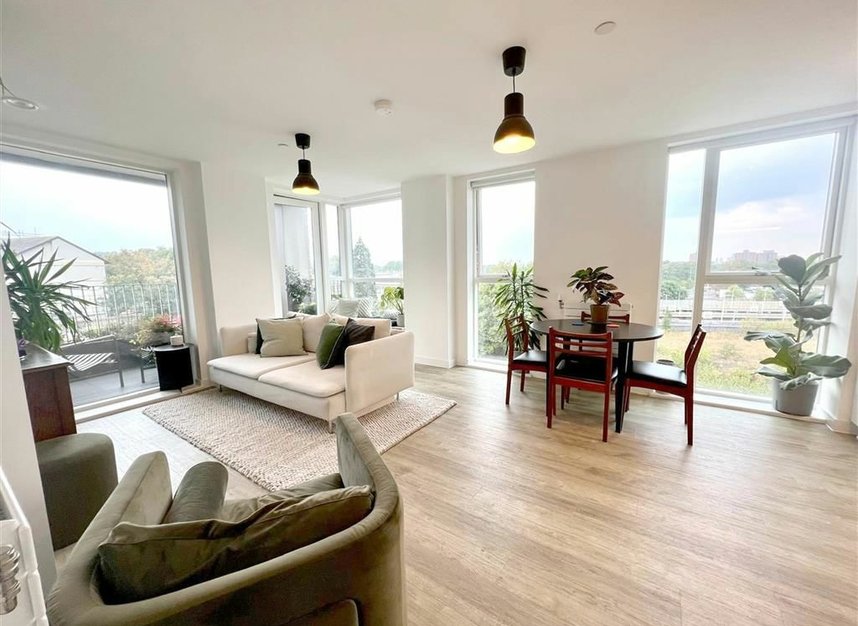 Properties for sale in Goodwood Road - SE14 6FE view2