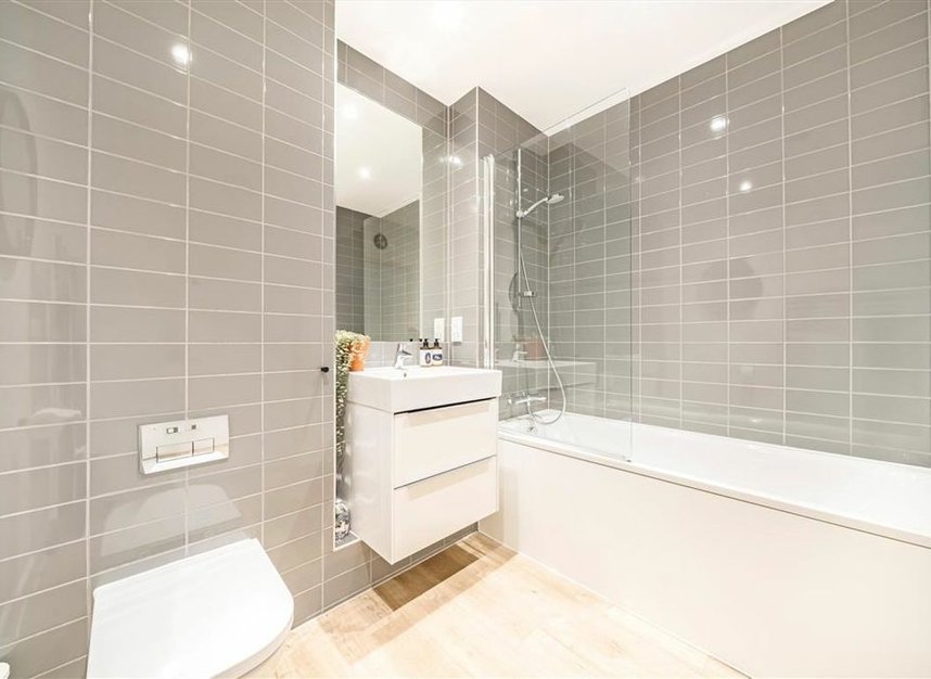 Properties for sale in Goodwood Road - SE14 6FE view7