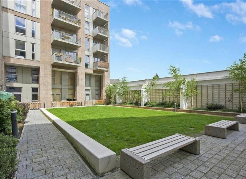 Properties for sale in Goodwood Road - SE14 6FE view9