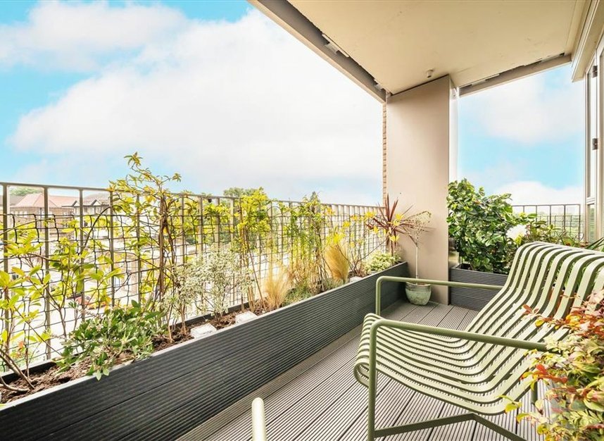 Properties for sale in Goodwood Road - SE14 6FE view8