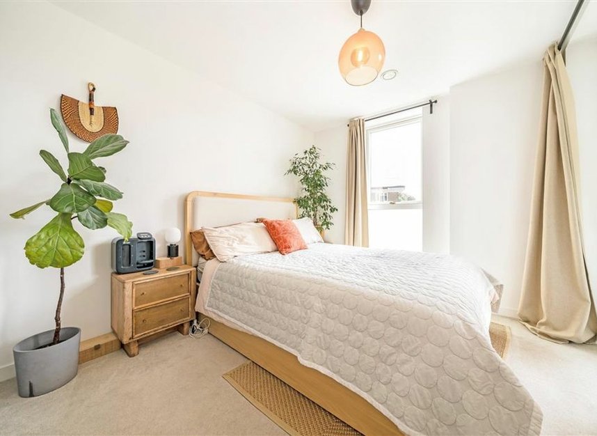 Properties for sale in Goodwood Road - SE14 6FE view5