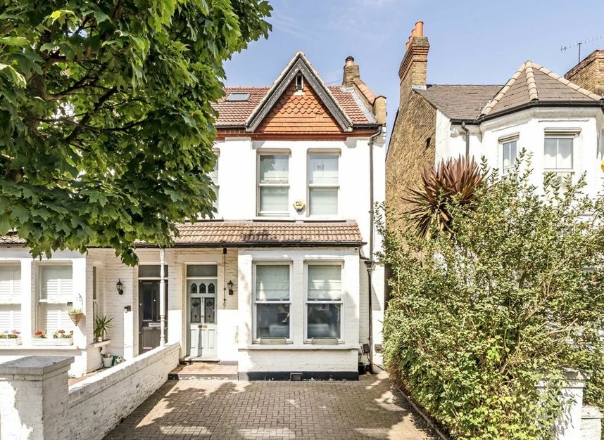 Properties for sale in Gordon Road - W13 8PJ view1