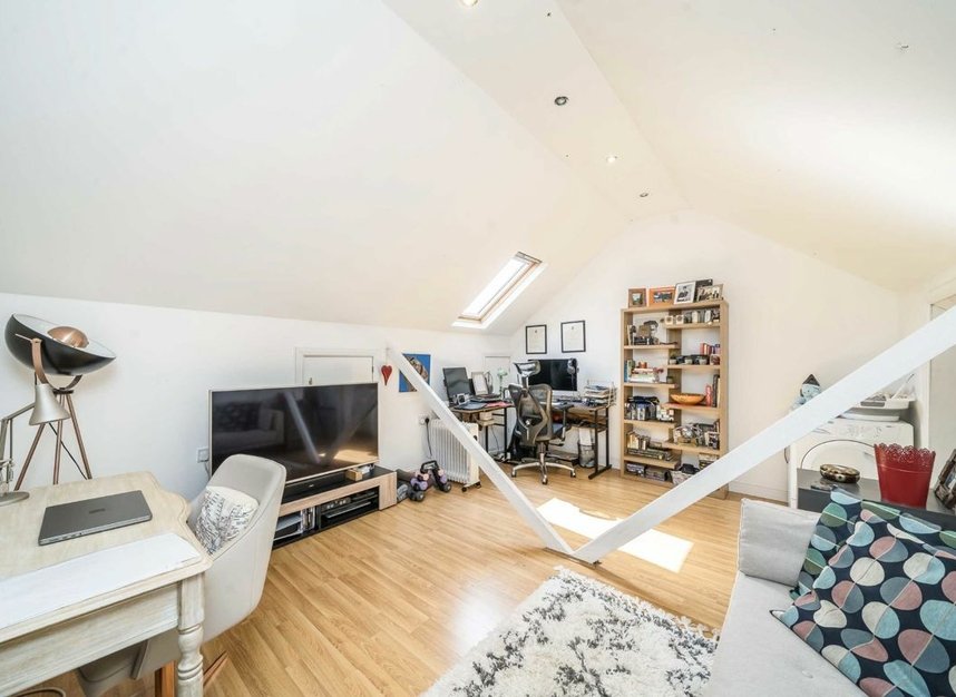 Properties for sale in Gordon Road - W13 8PJ view11