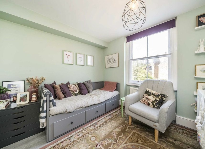 Properties for sale in Gordon Road - W13 8PJ view10