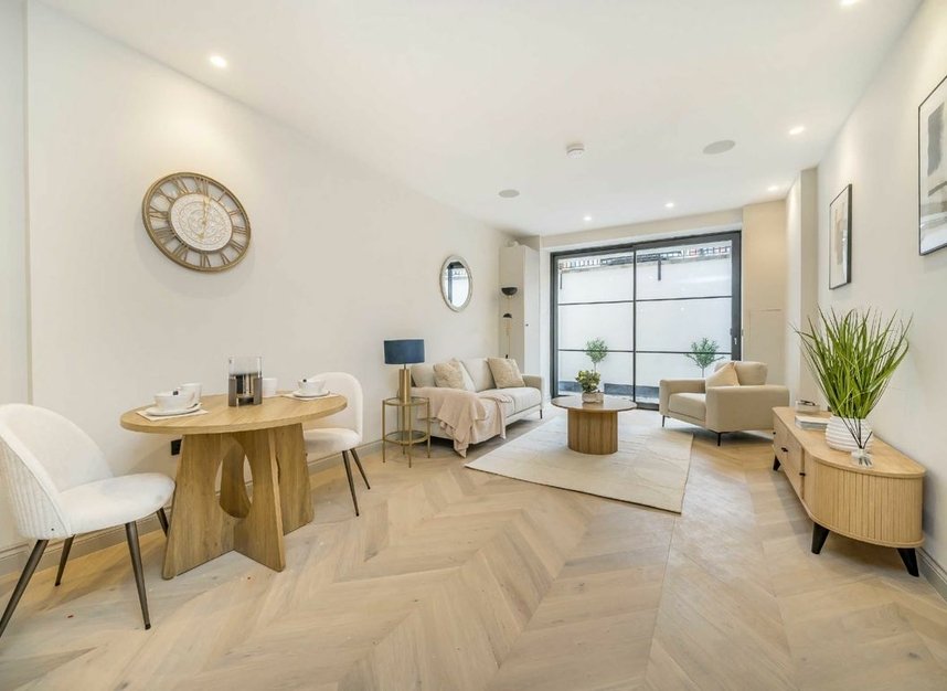 Properties for sale in Gordon Road - W5 2AL view2
