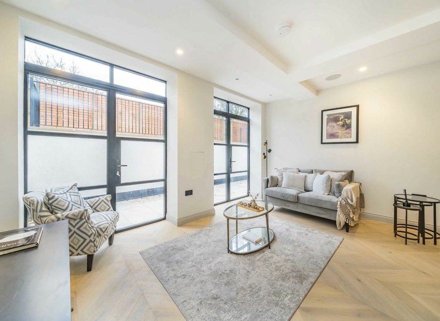 Properties for sale in Gordon Road - W5 2AL view3