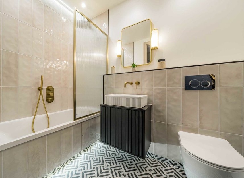 Properties for sale in Gordon Road - W5 2AL view5