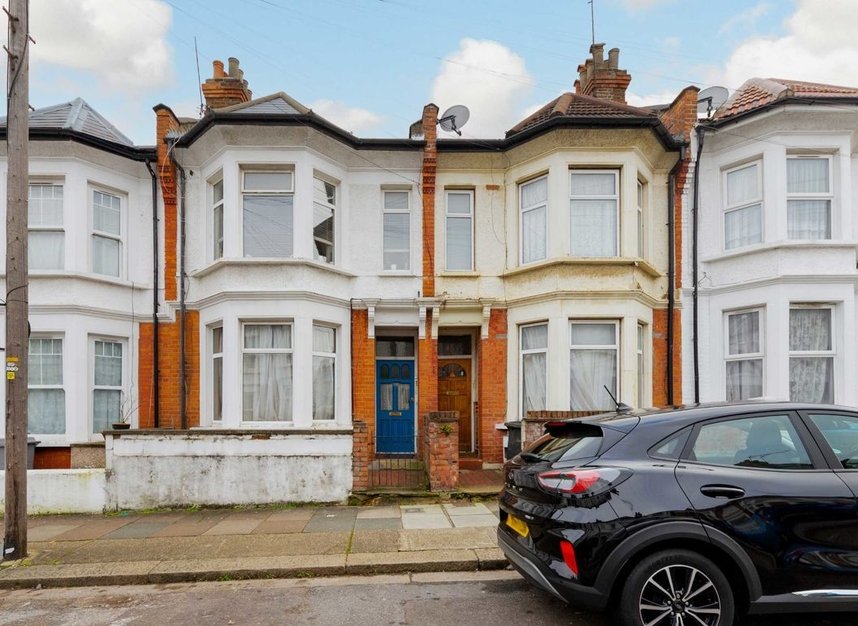 Flat for sale in Gowan Road, London, NW10 (Ref 195012) Dexters