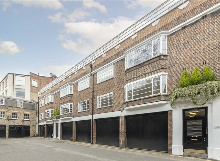 Flat for sale in Gower Mews, London, WC1E (Ref 214799) Dexters