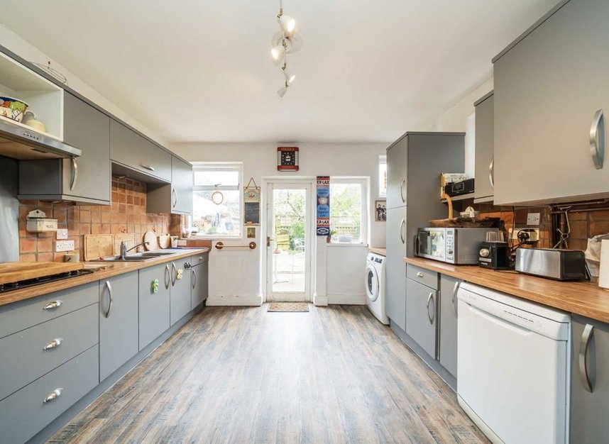 Properties for sale in Grafton Road - W3 6PB view4