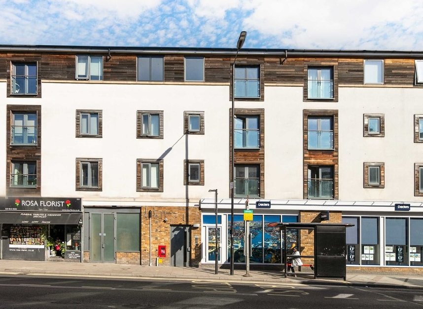 Flat for sale in Graham Road, London, E8 (Ref 223516) Dexters