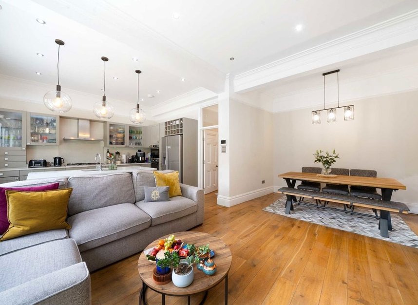 Properties for sale in Granville Gardens - W5 3PA view2