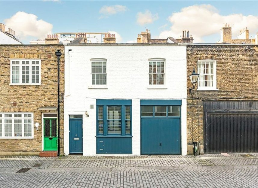 Properties for sale in Great Cumberland Mews - W1H 7DZ view1