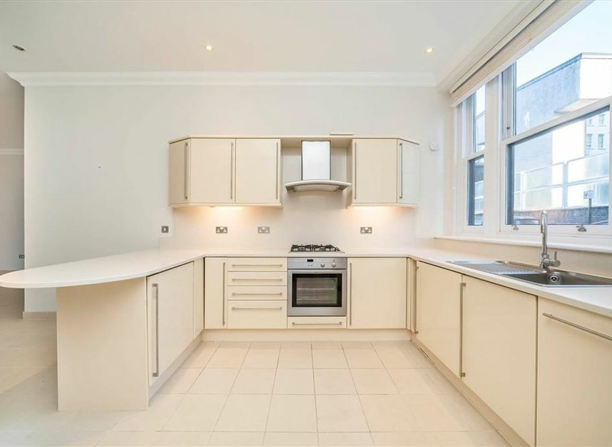 Properties for sale in Great Cumberland Mews - W1H 7DZ view3