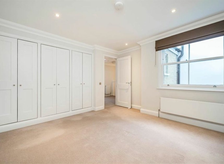 Properties for sale in Great Cumberland Mews - W1H 7DZ view5