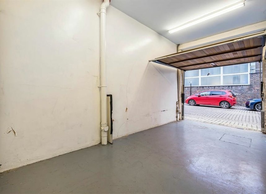 Properties for sale in Great Cumberland Mews - W1H 7DZ view7