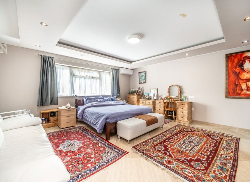 Properties for sale in Great West Road - TW7 4PU view7