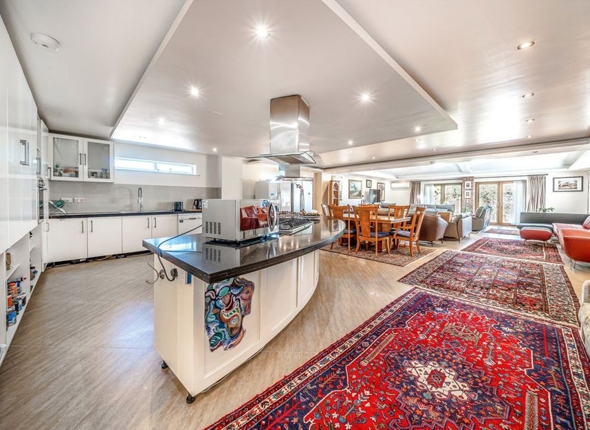Properties for sale in Great West Road - TW7 4PU view3