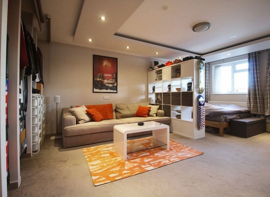 Properties for sale in Great West Road - TW7 4PU view15