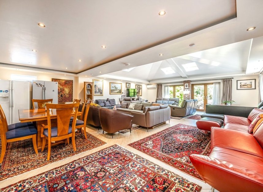 Properties for sale in Great West Road - TW7 4PU view5