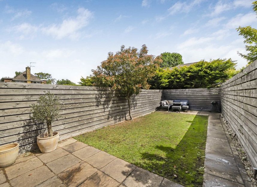 Properties for sale in Green Street - TW16 6SR view8