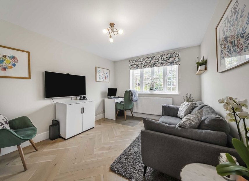 Properties for sale in Green Street - TW16 6SR view6