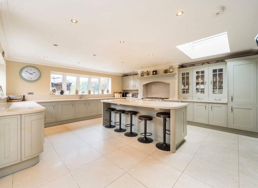Properties for sale in Greenford Avenue - W7 3DB view3