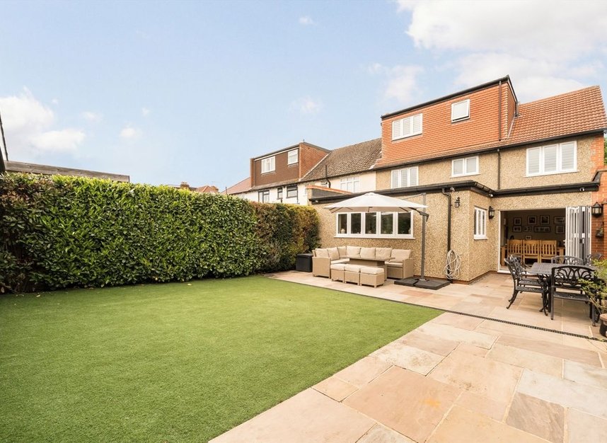 Properties for sale in Greenford Avenue - W7 3DB view6